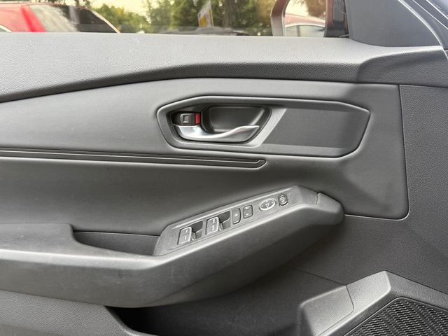 Used 2023  Honda EX image 17