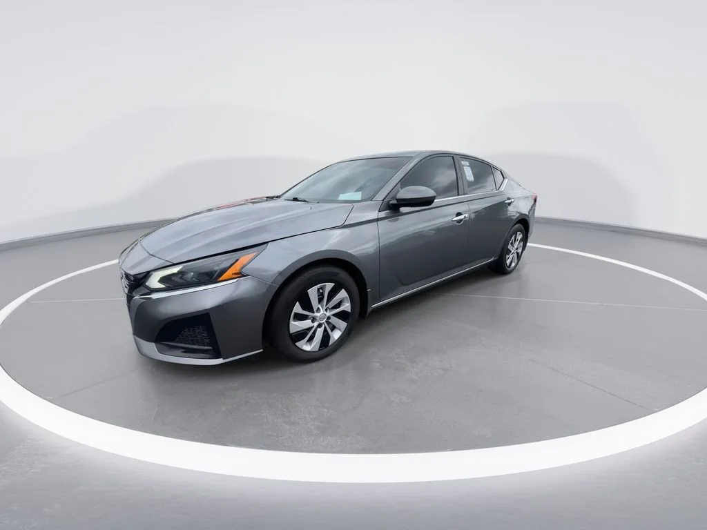 Used 2023 Gray Nissan 2.5 S image 4
