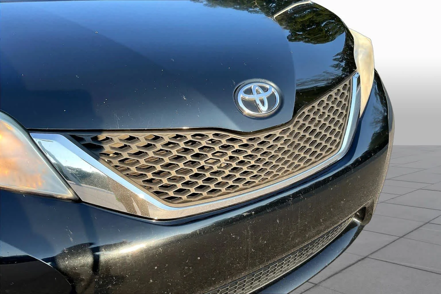 Used 2015 Attitude Black Toyota LE image 29