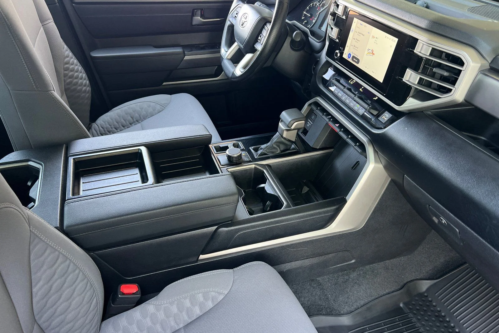 Used 2025  Toyota SR5 image 15