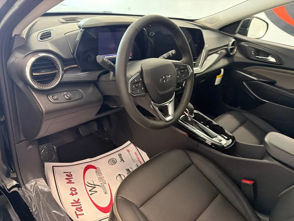 New 2026 Mosaic Black Metallic Chevrolet ACTIV image 11