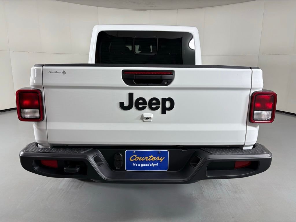 New 2026 Bright White Clear-Coat Exterior Paint Jeep Sport S image 7