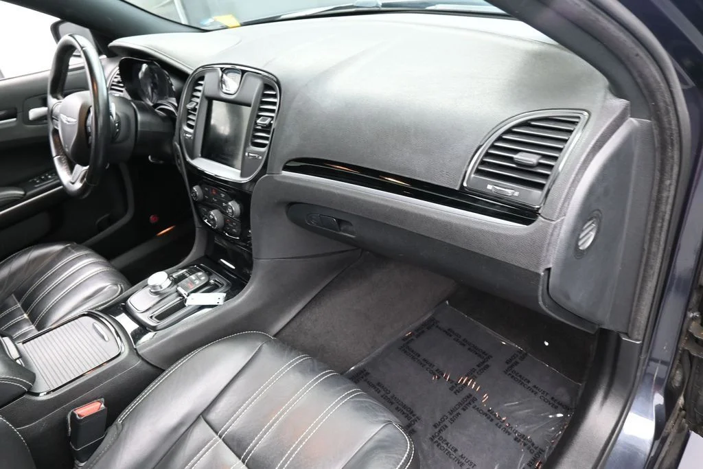 Used 2018 Maximum Steel Metallic Clearcoat Chrysler S image 46