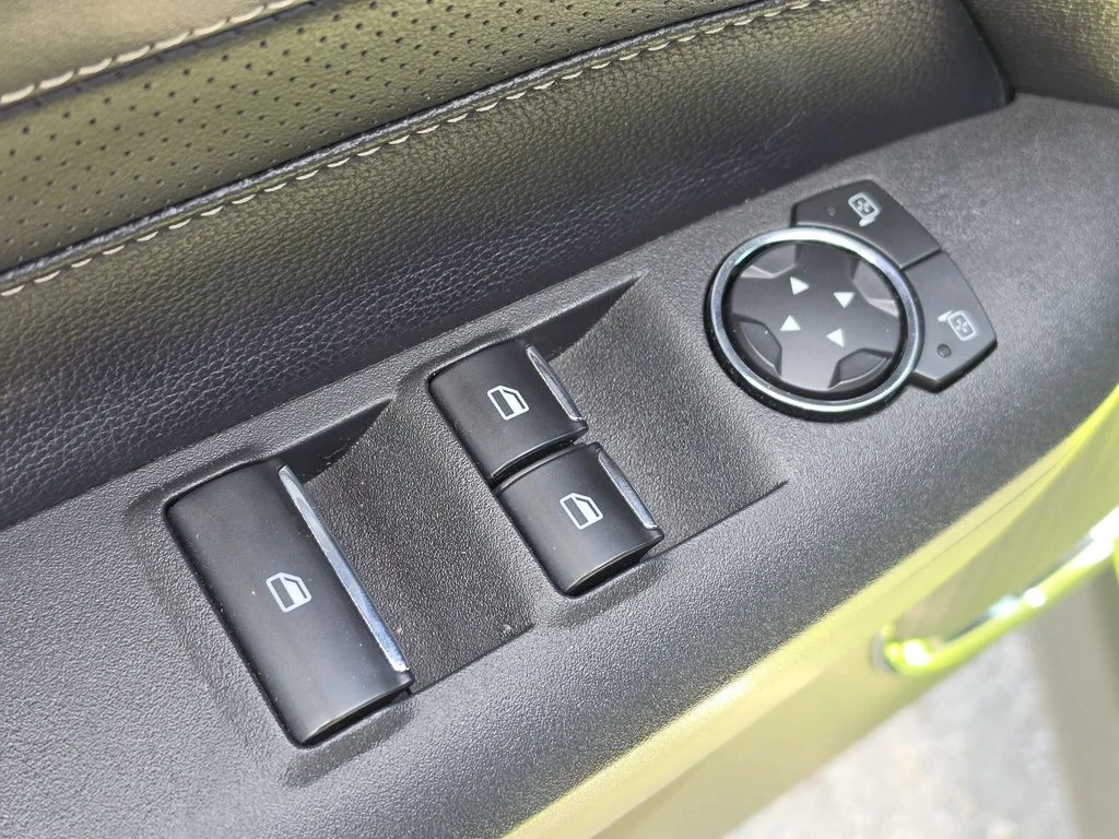 Used 2020  Ford GT Premium image 16