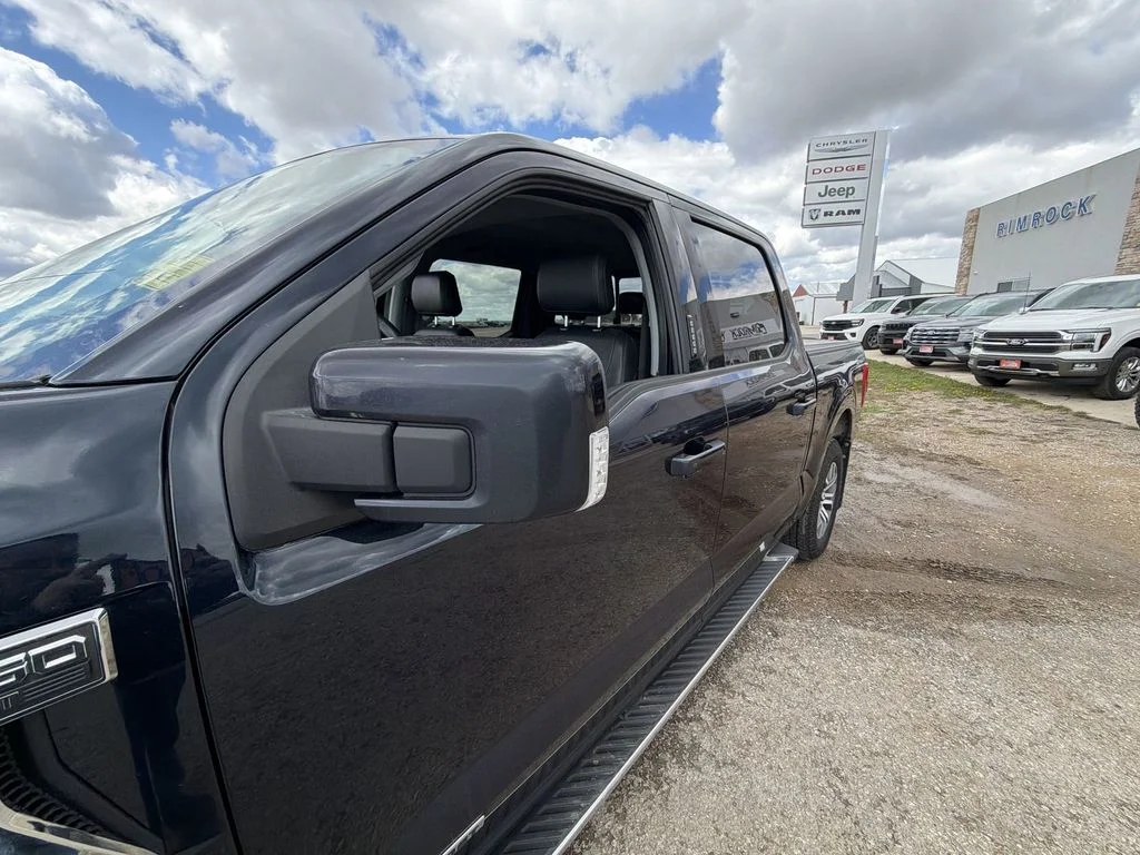 Used 2022 Gray Ford Lariat image 23