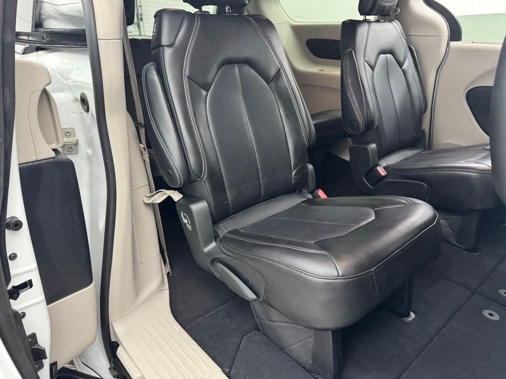 Used 2023 Bright White Clearcoat Chrysler Touring L image 37