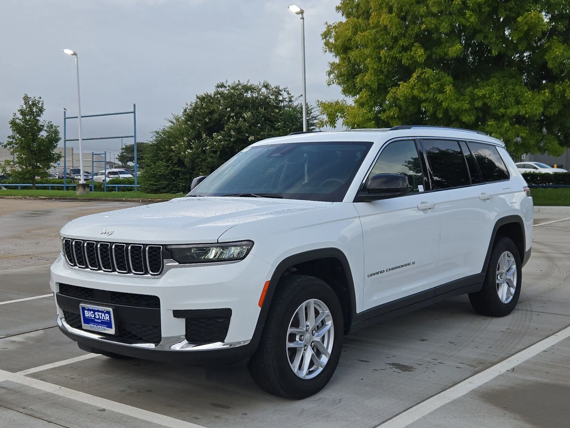 Used 2023 Bright White Clearcoat Jeep Laredo image 7