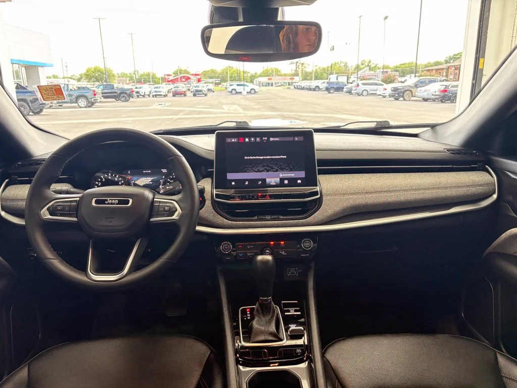 Used 2024 Black Jeep Latitude Lux image 31