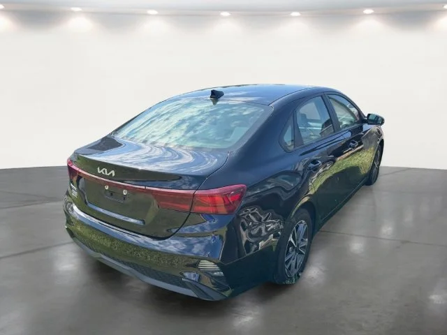 Used 2023 Black Kia LXS image 15