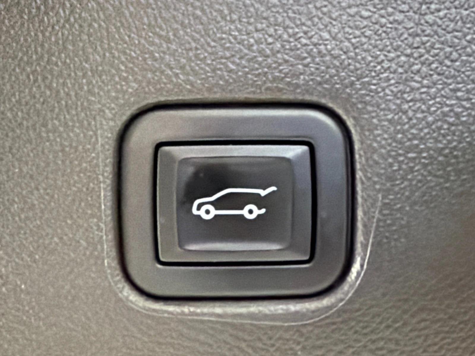 Used 2021 Silver Ice Metallic Chevrolet LT image 19