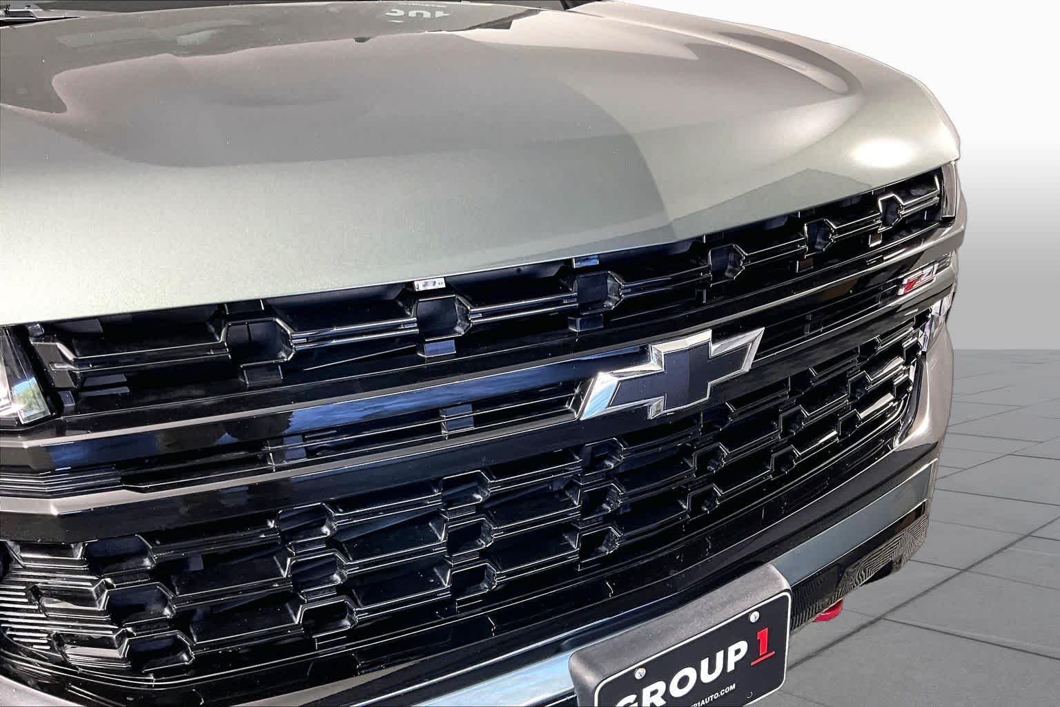 Used 2023 Silver Sage Metallic Chevrolet Z71 image 28