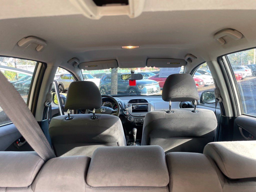 Used 2010 White Honda Base image 18