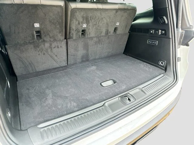 New 2026 Bright White Clear-Coat Exterior Paint Jeep Limited Altitude image 32