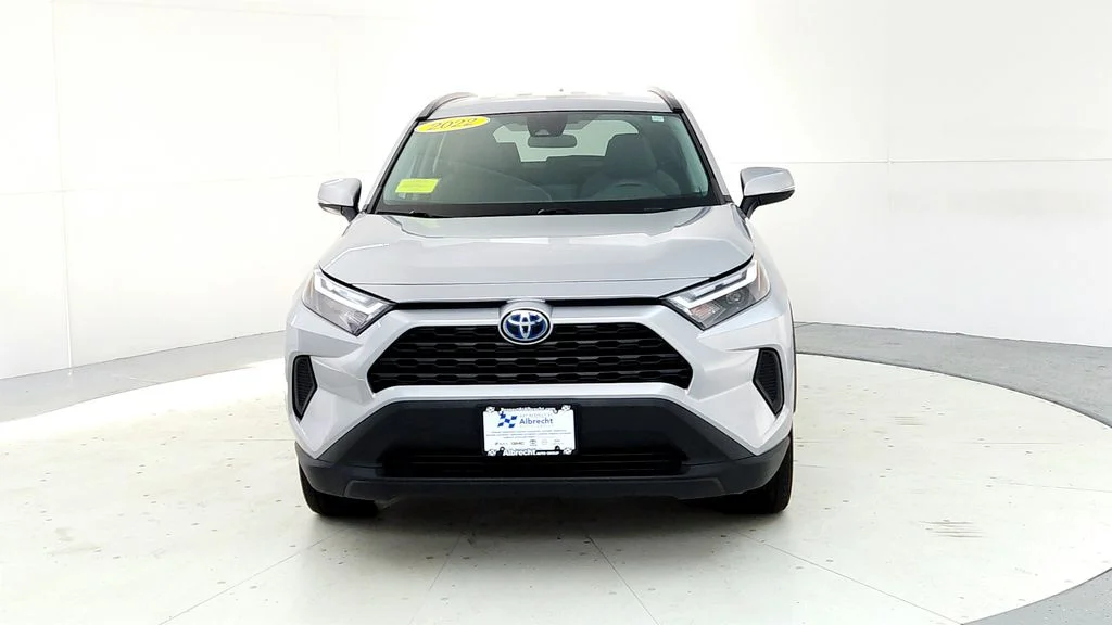 Certified Used 2022 Silver Toyota XLE image 8