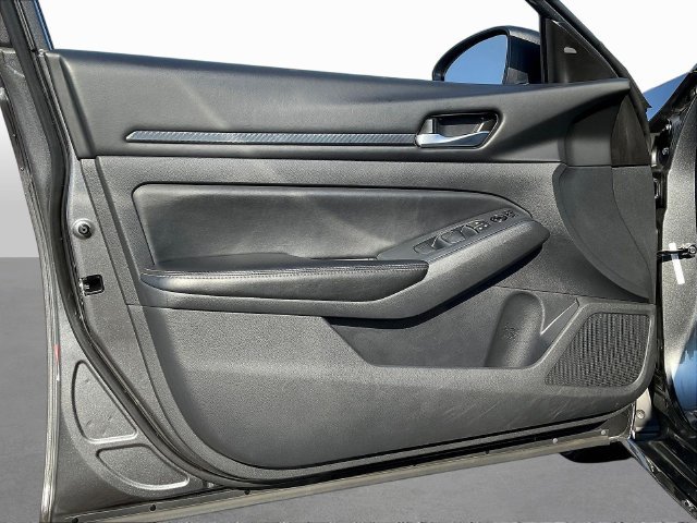 Used 2025 Gray Nissan 2.5 SV image 21