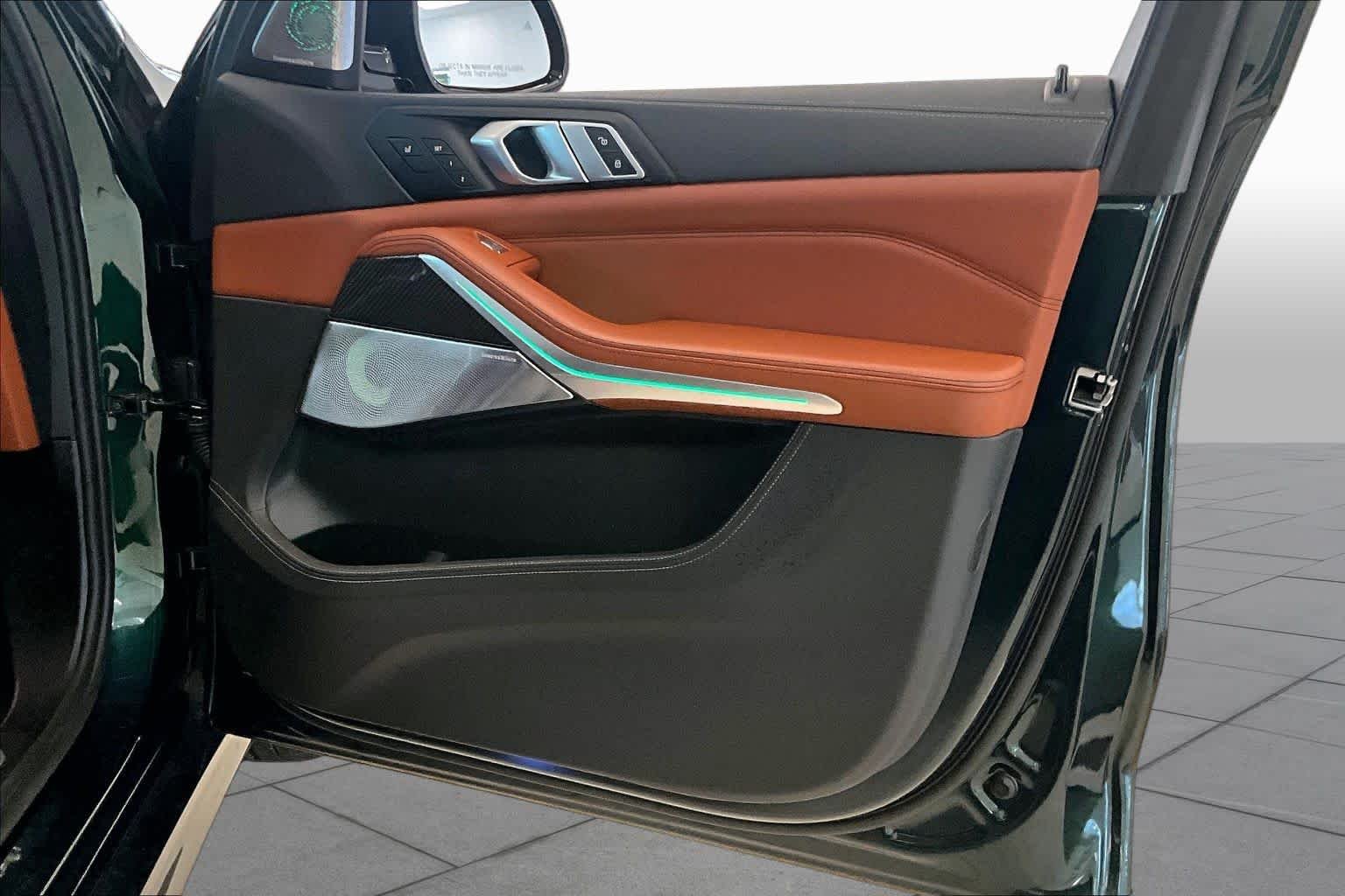 Used 2025 ALPINA Green Metallic BMW ALPINA XB7 image 21
