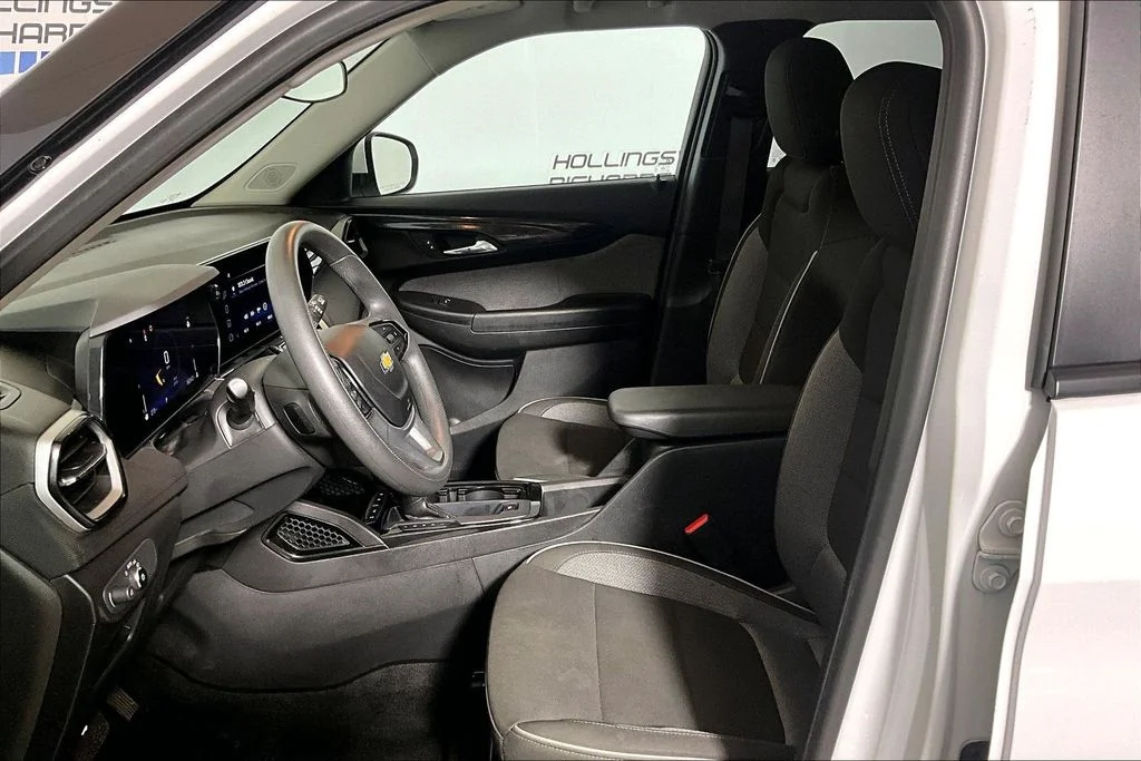 Certified Used 2025 Summit White Chevrolet LT image 20