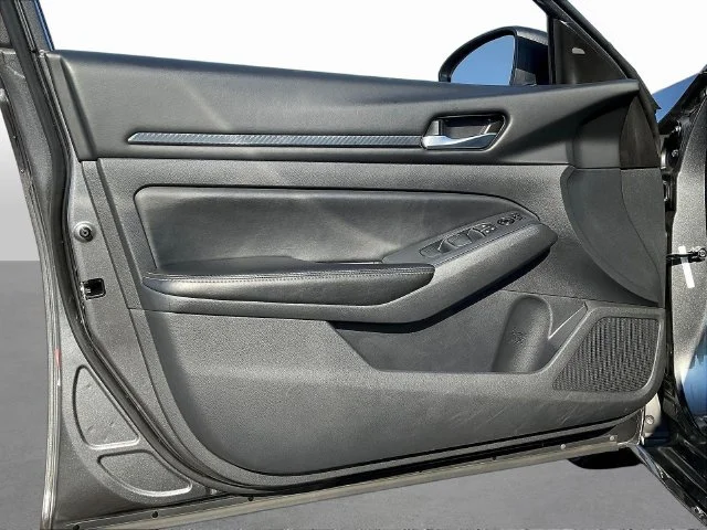 Used 2025 Gray Nissan 2.5 SV image 21