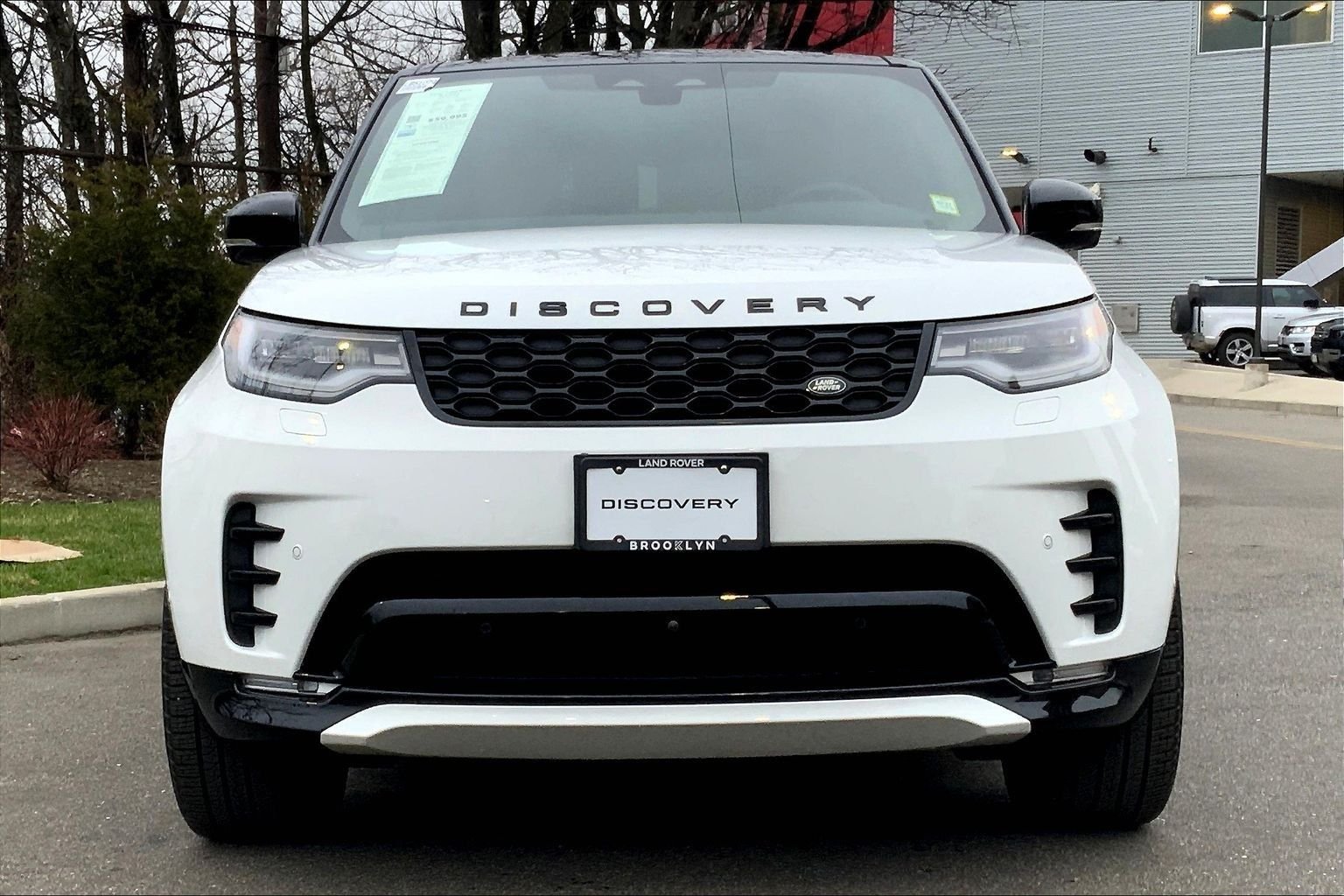 Certified Used 2025 Fuji White Land Rover Dynamic SE image 3