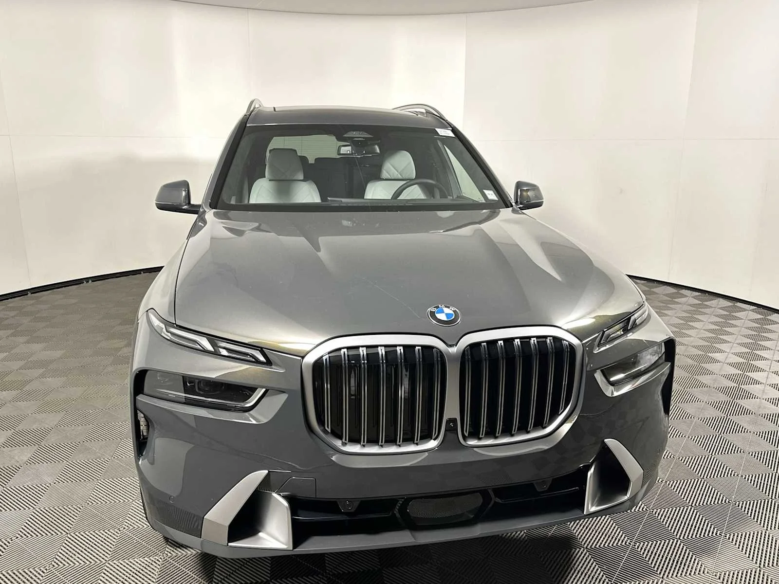 New 2026 Dravit Grey Metallic BMW xDrive40i image 6