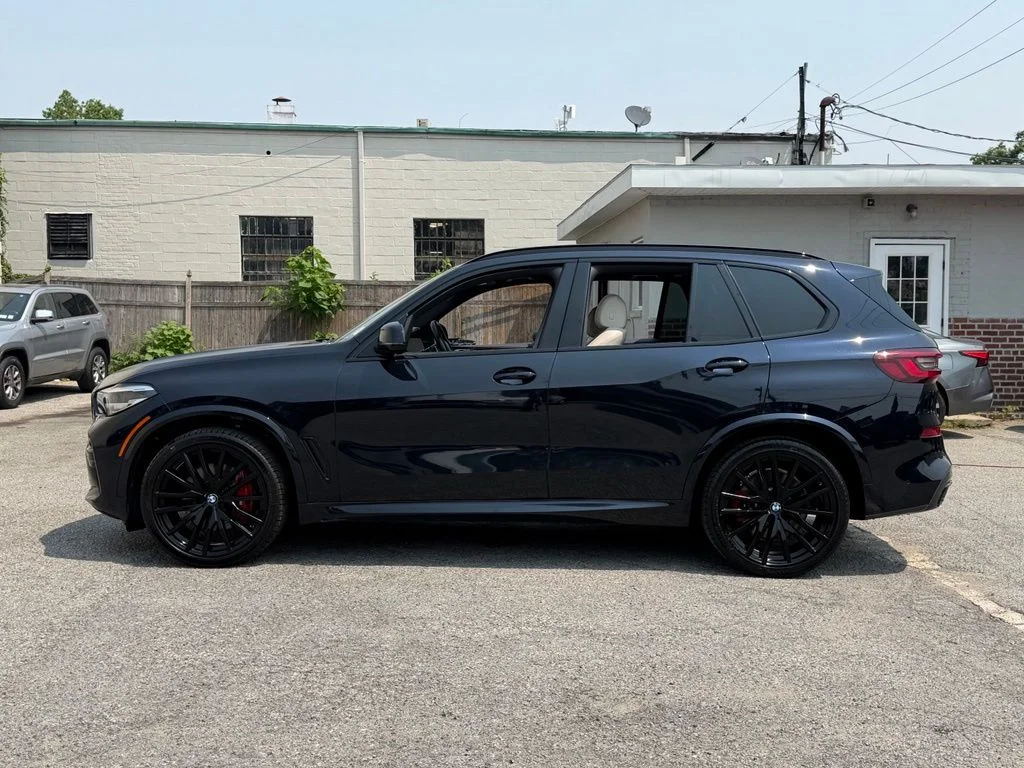 Used 2021 Black BMW xDrive40i image 5
