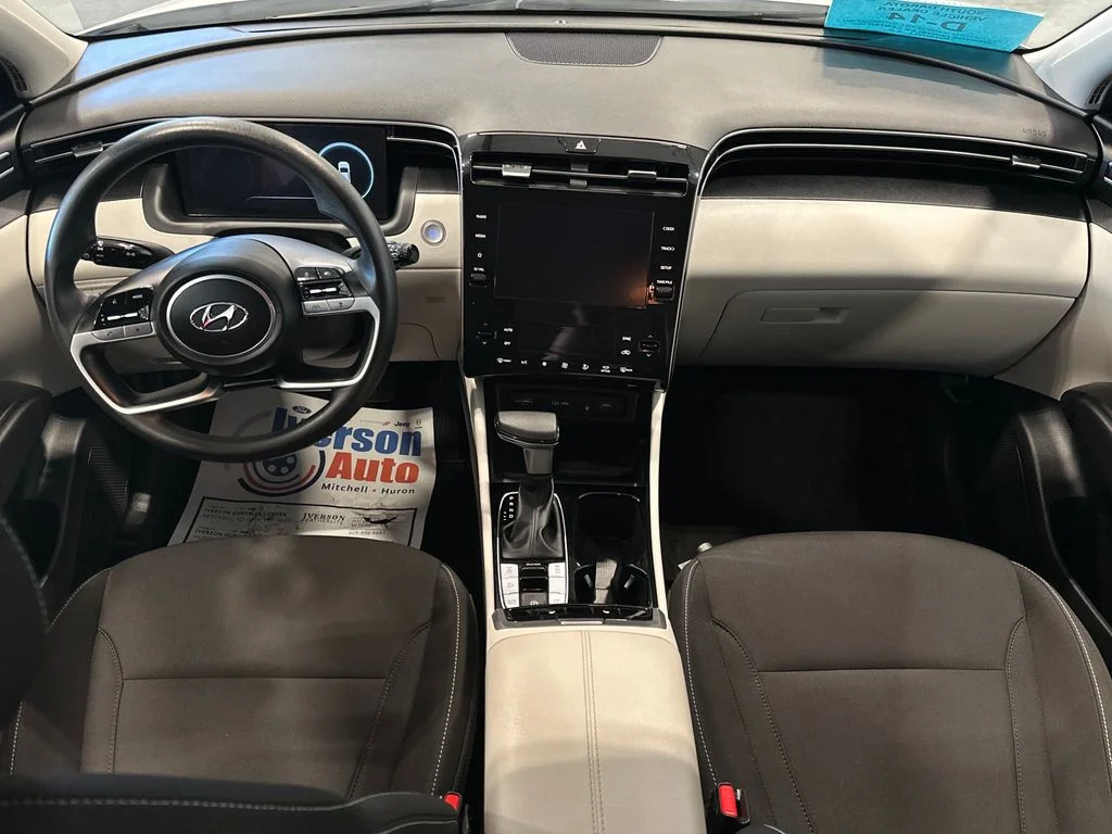 Used 2024 White Hyundai SEL image 32