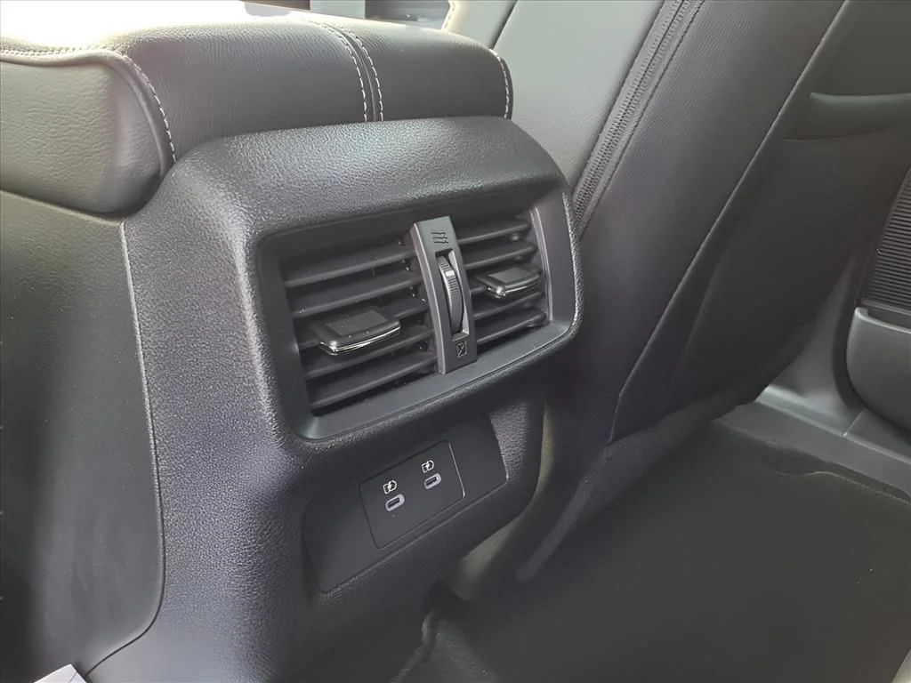 2025 Nissan Murano SV - Photo 8