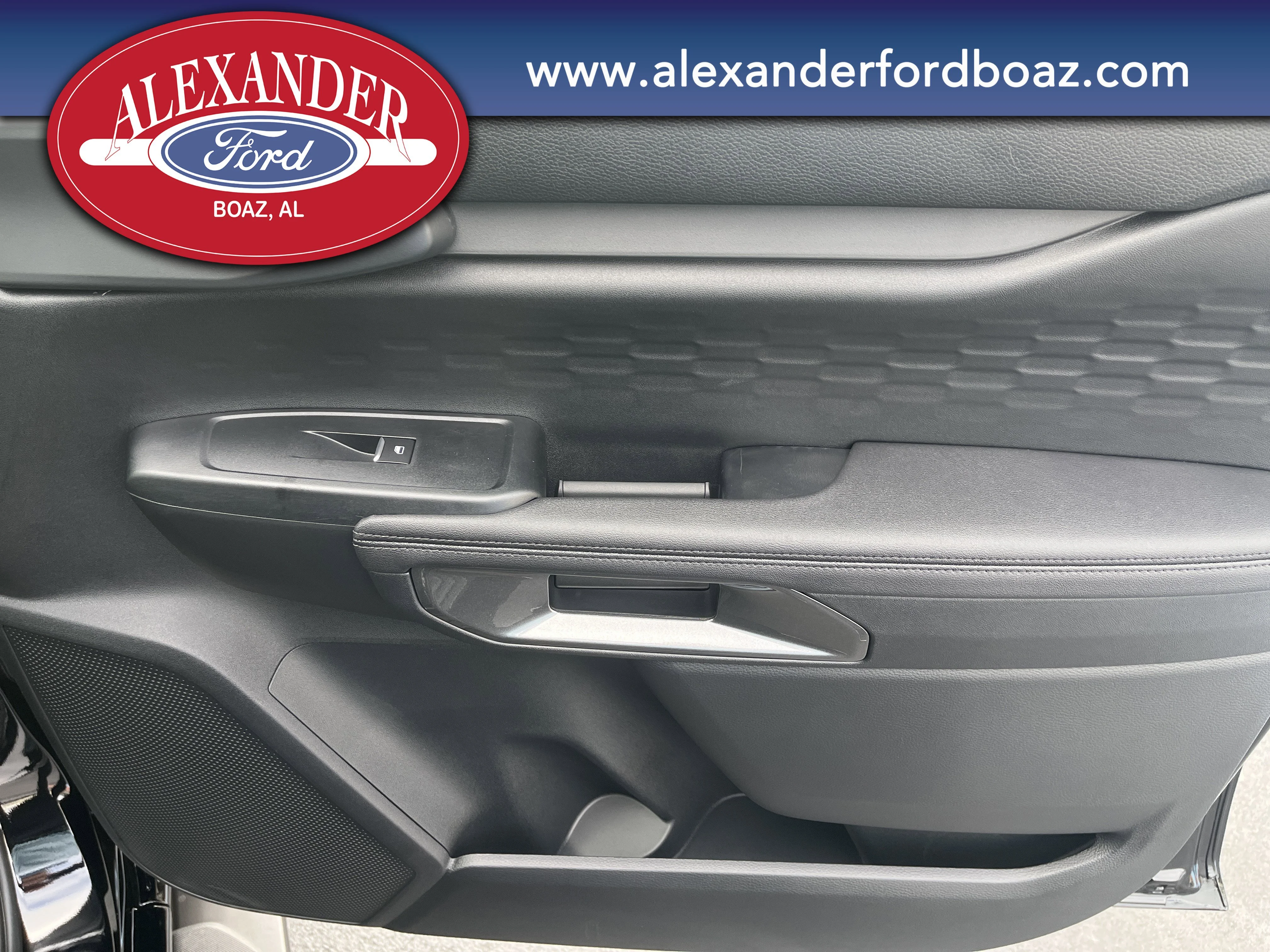 New 2025 Shadow Black Ford XLT image 17