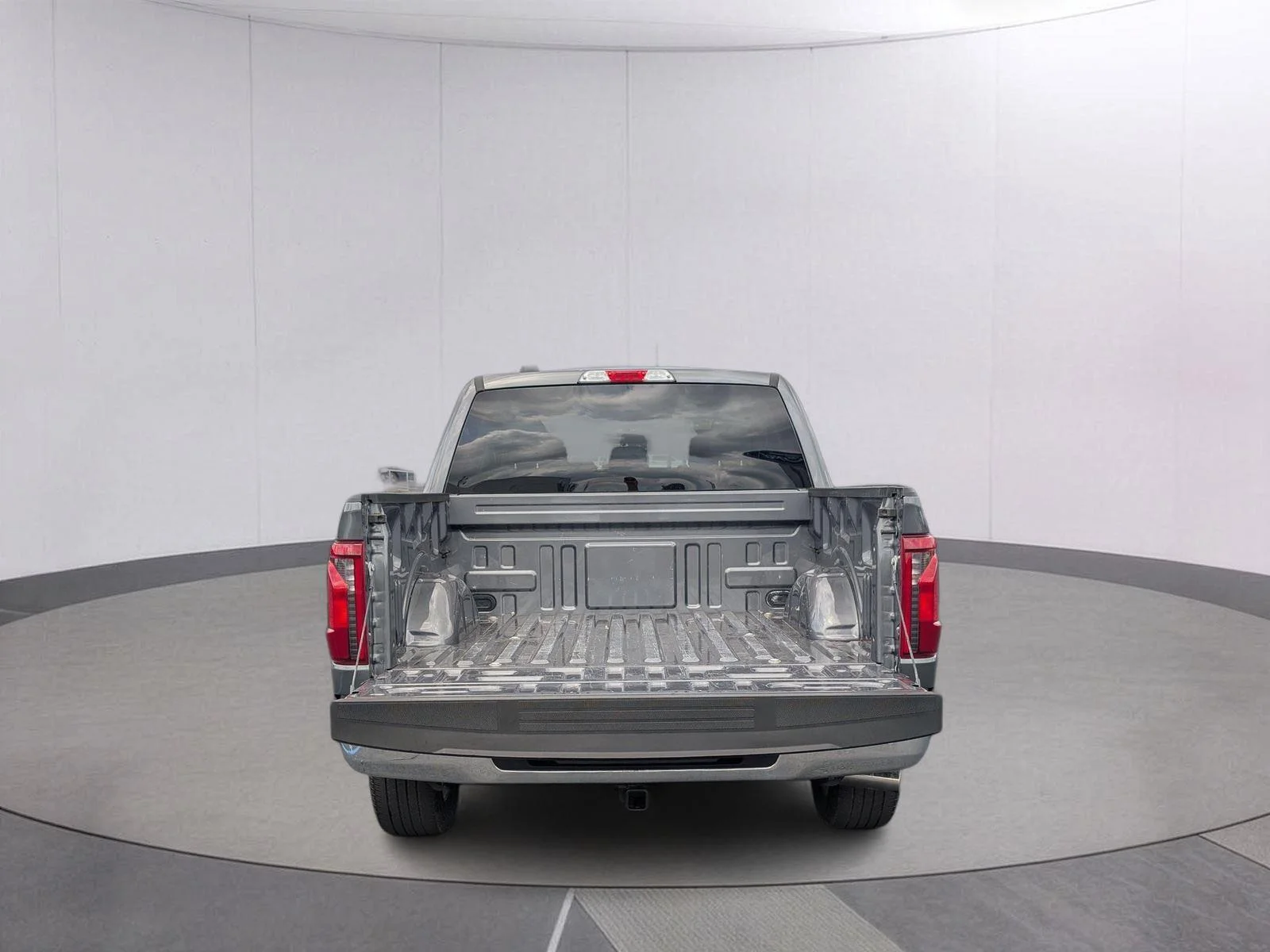 Used 2025 Carbonized Gray Ford XLT image 6