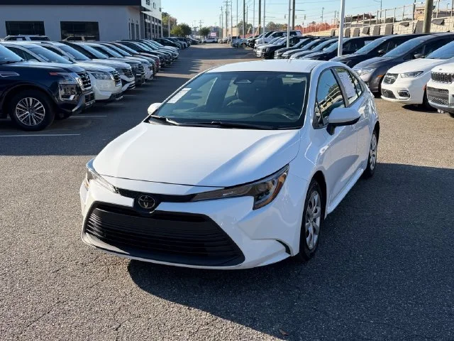 Used 2025 Ice Toyota LE image 1