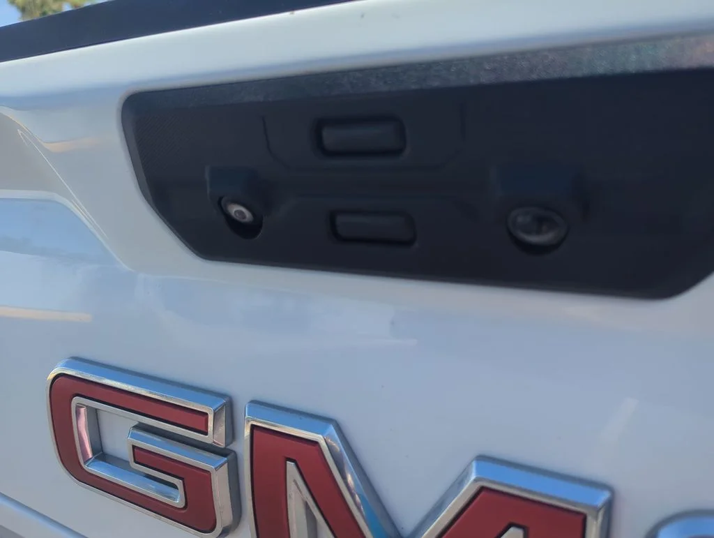 Used 2023 White GMC Elevation image 28