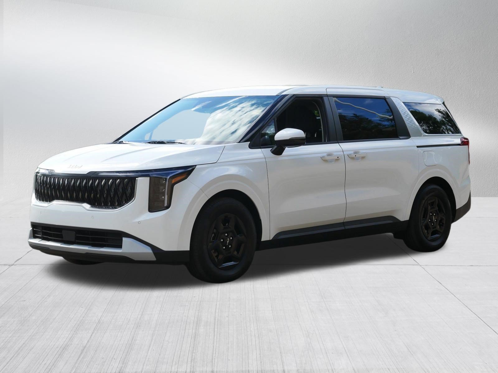 Certified Used 2026 Snow White Pearl Kia LXS image 3