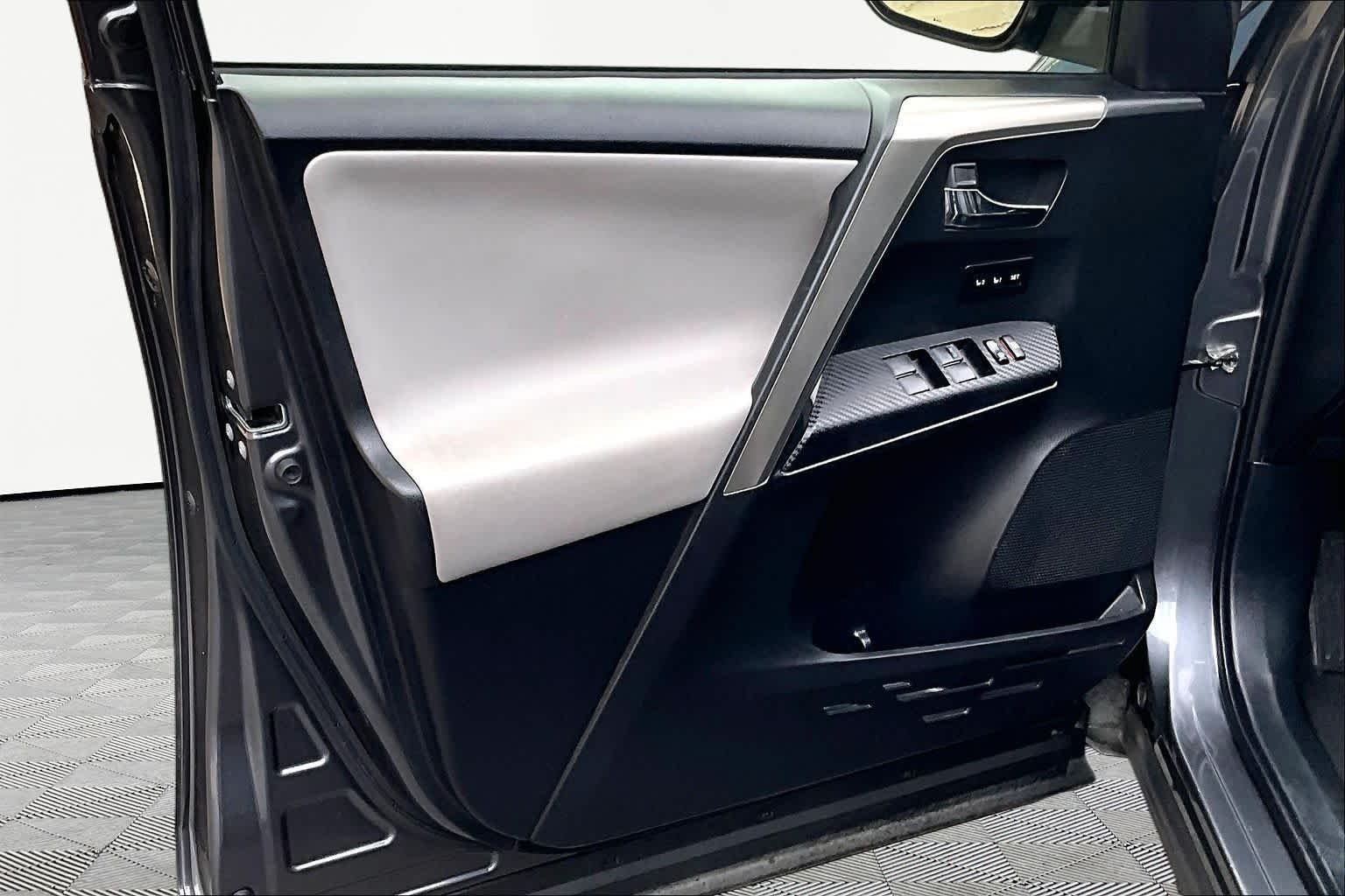 Used 2015 Magnetic Gray Metallic Toyota Limited image 22