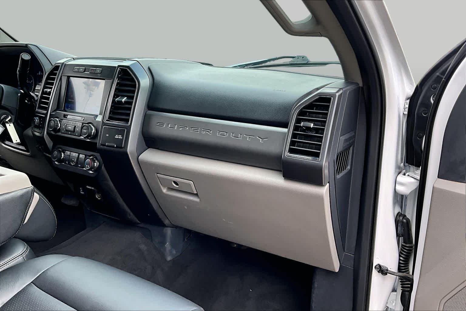 Used 2022 Oxford White Ford XLT image 18