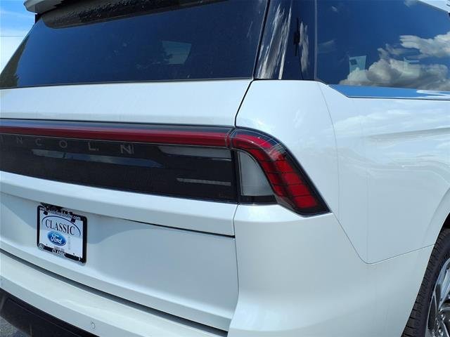 New 2025 Pristine White Metallic Tri-Coat Lincoln Reserve-L image 17