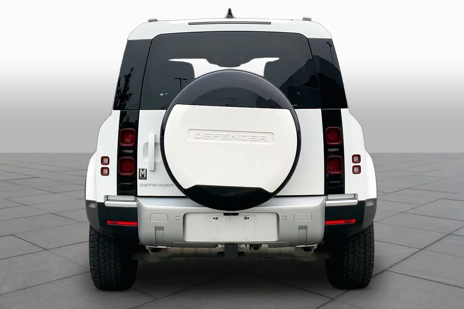 Used 2024 Fuji White Land Rover S image 5