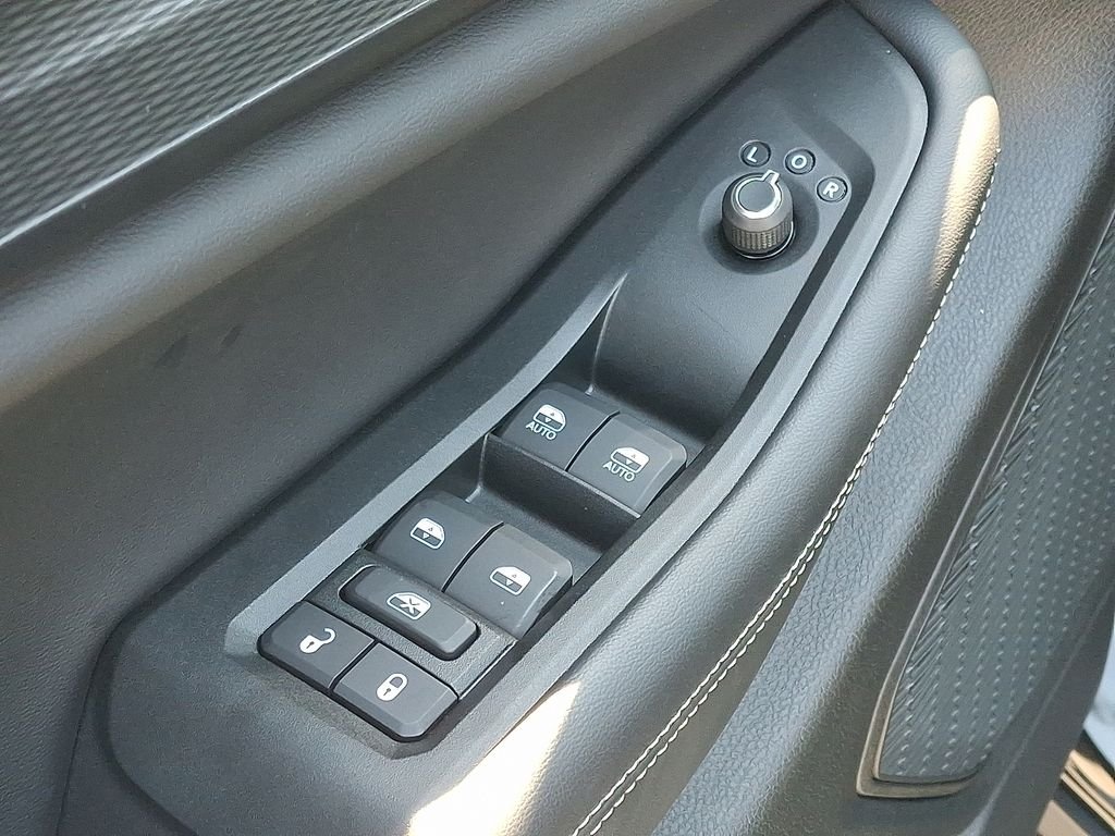 Used 2025 Black Jeep Laredo image 14