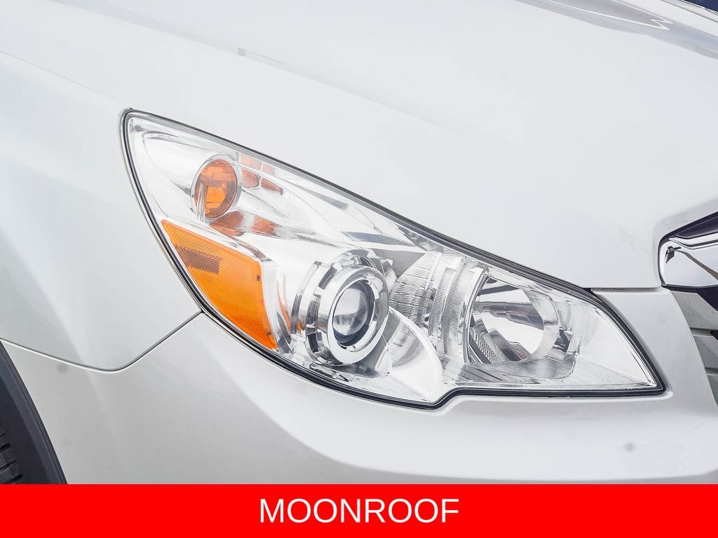Used 2012 White Subaru 2.5i image 10