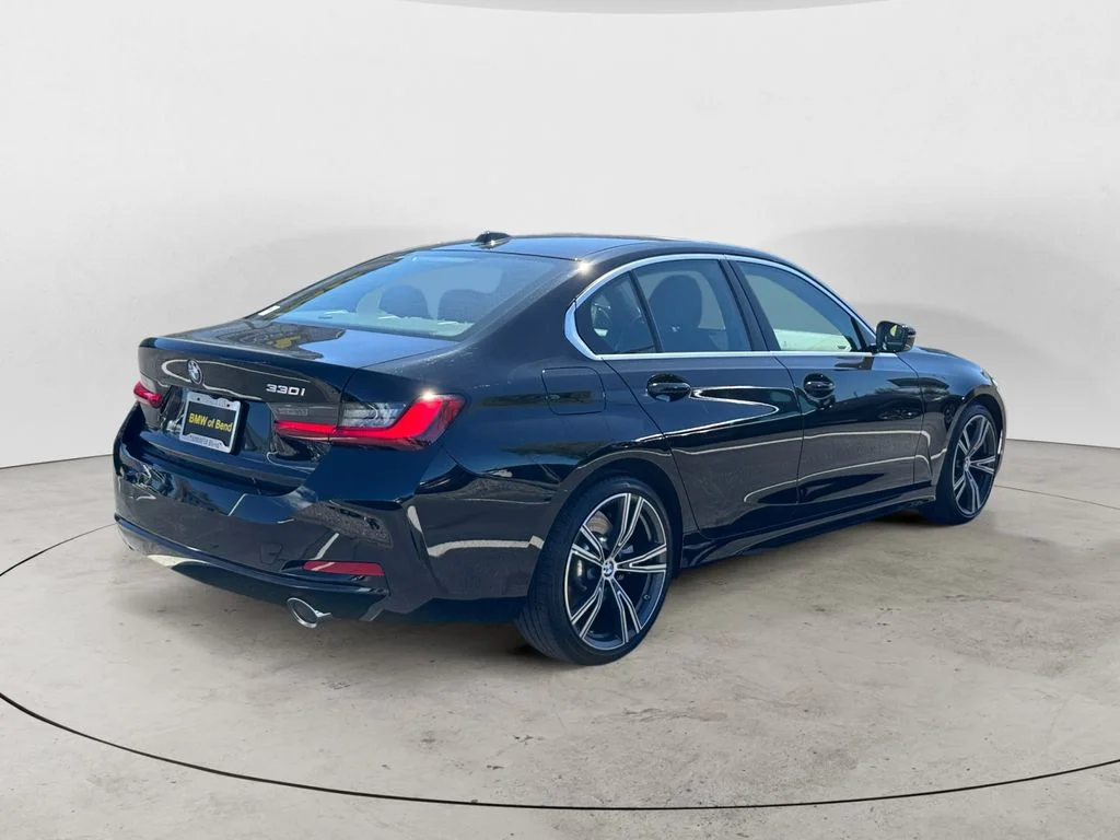 2024 BMW 3 Series 330i - Photo 7