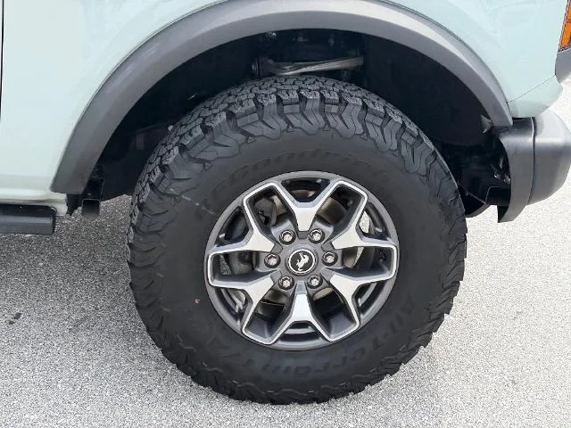Certified Used 2023 Cactus Green / Gray Ford Badlands image 31