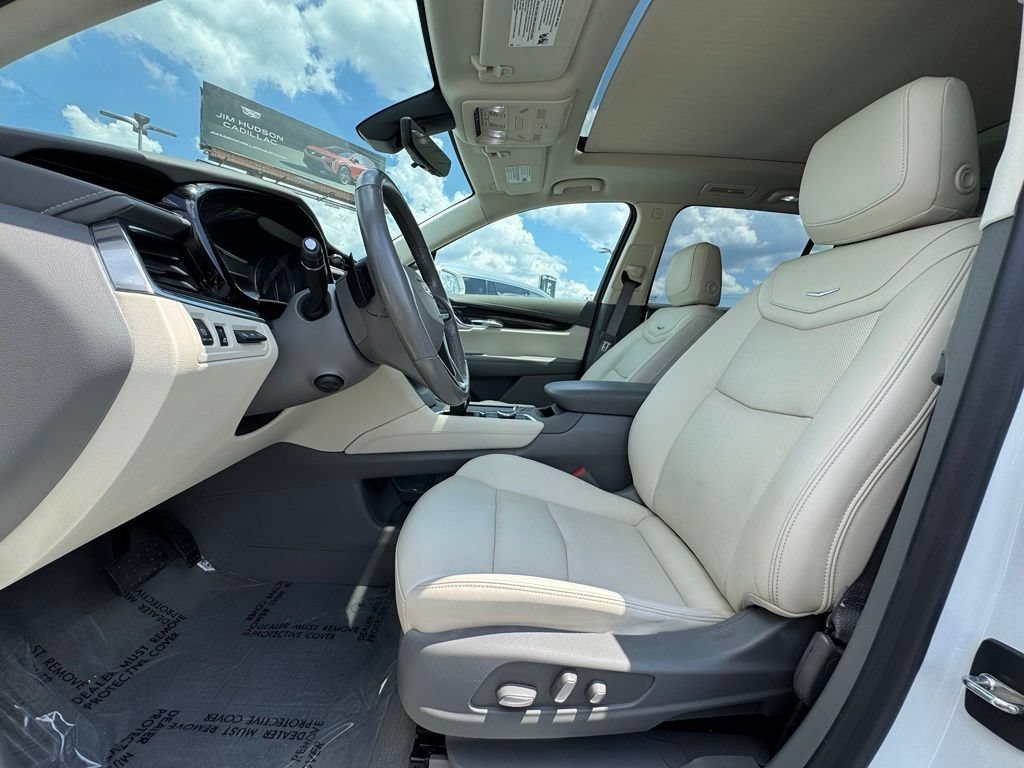 Used 2020 CRYSTAL WHITE TRICOAT Cadillac FWD Premium Luxury image 24