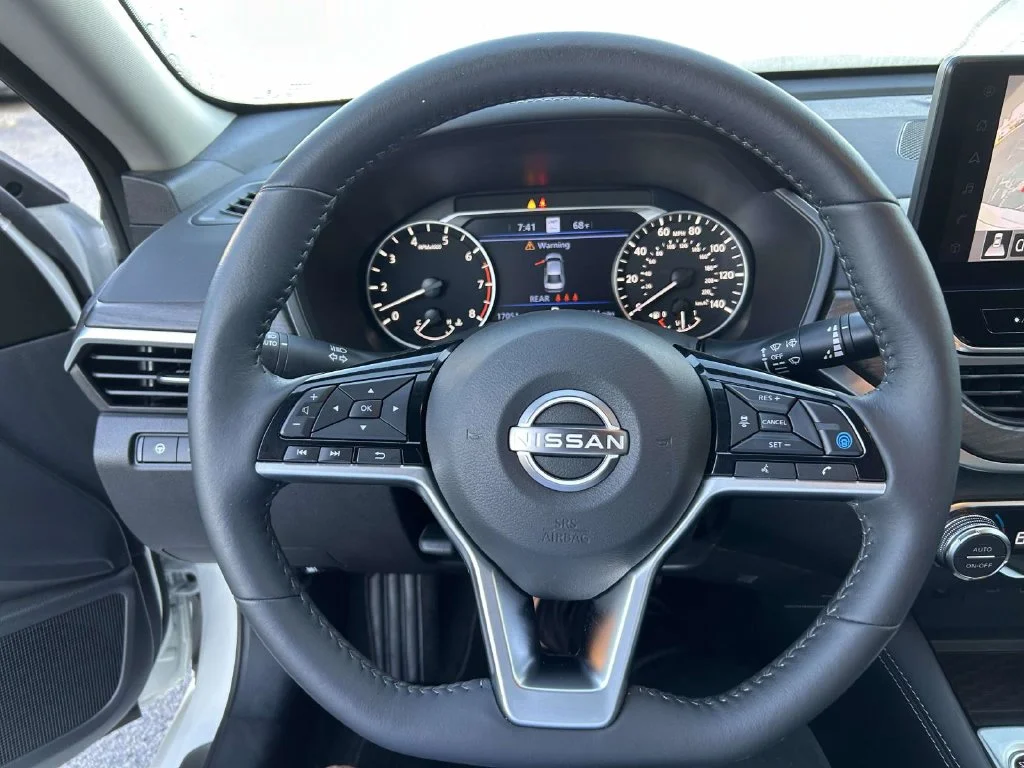 Used 2023 White Nissan 2.5 SL image 27