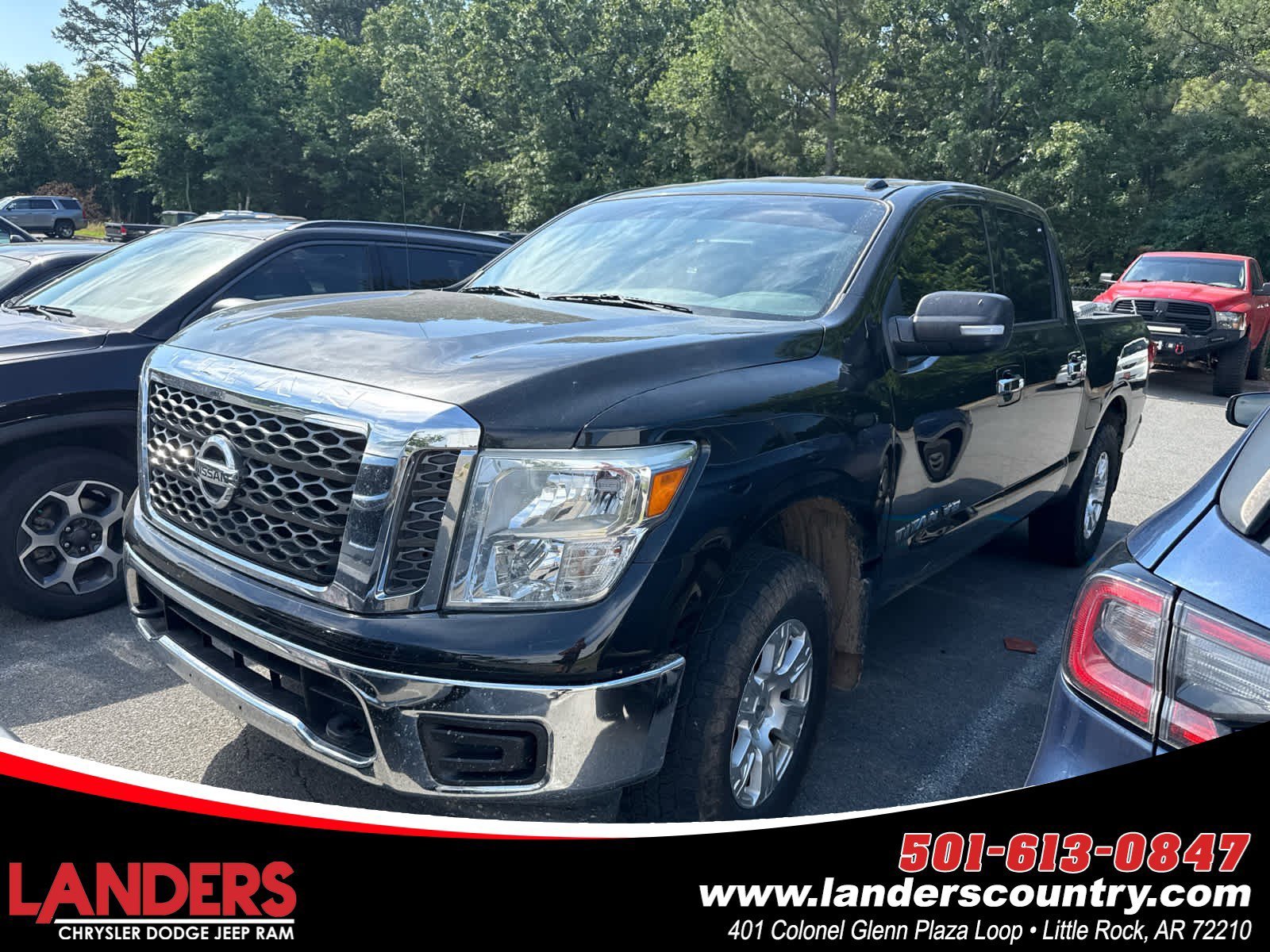 2018 Nissan Titan SV 4X4 Crew Cab's photo