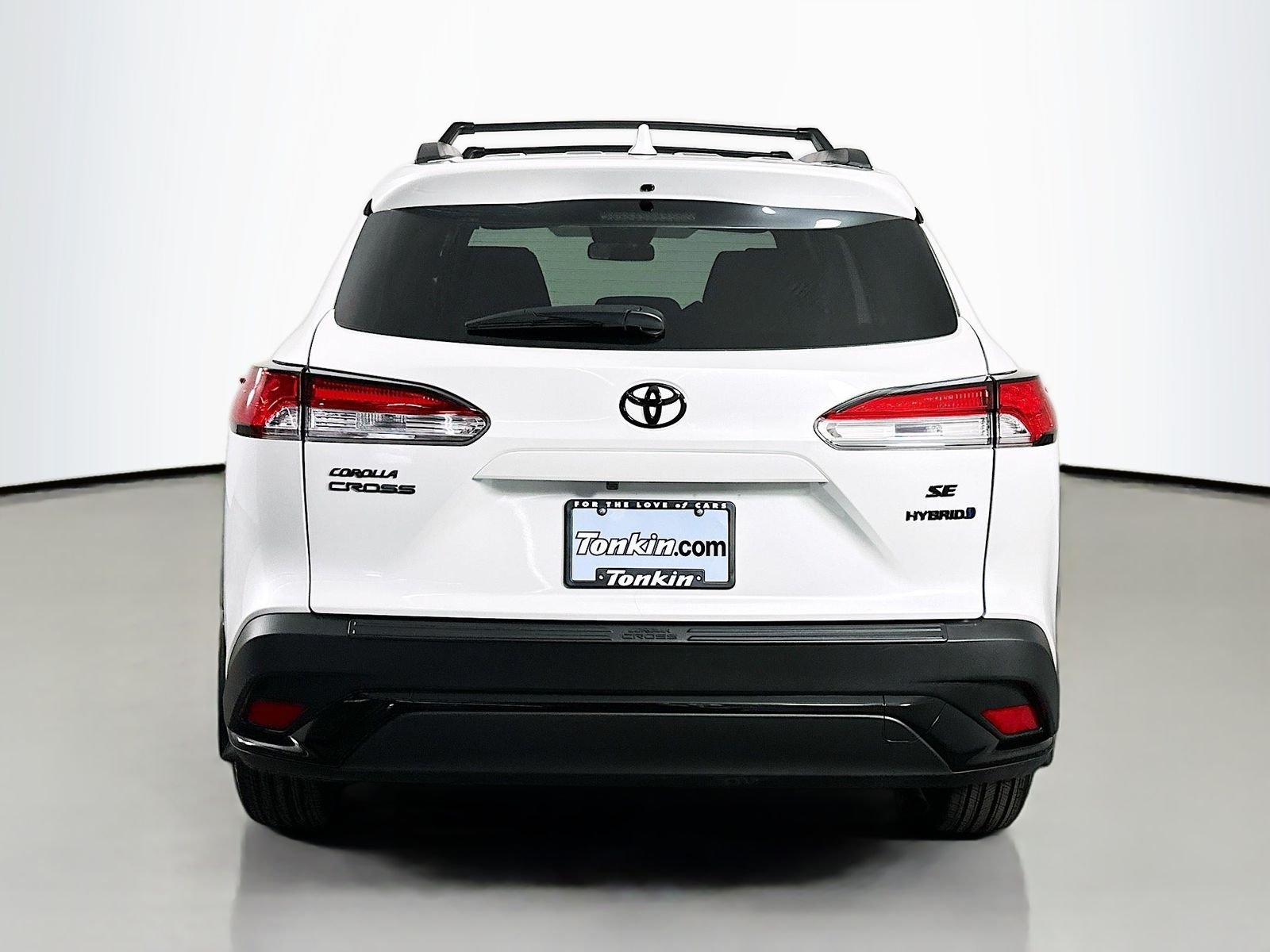 Used 2024 Pearl Toyota Hybrid SE image 6