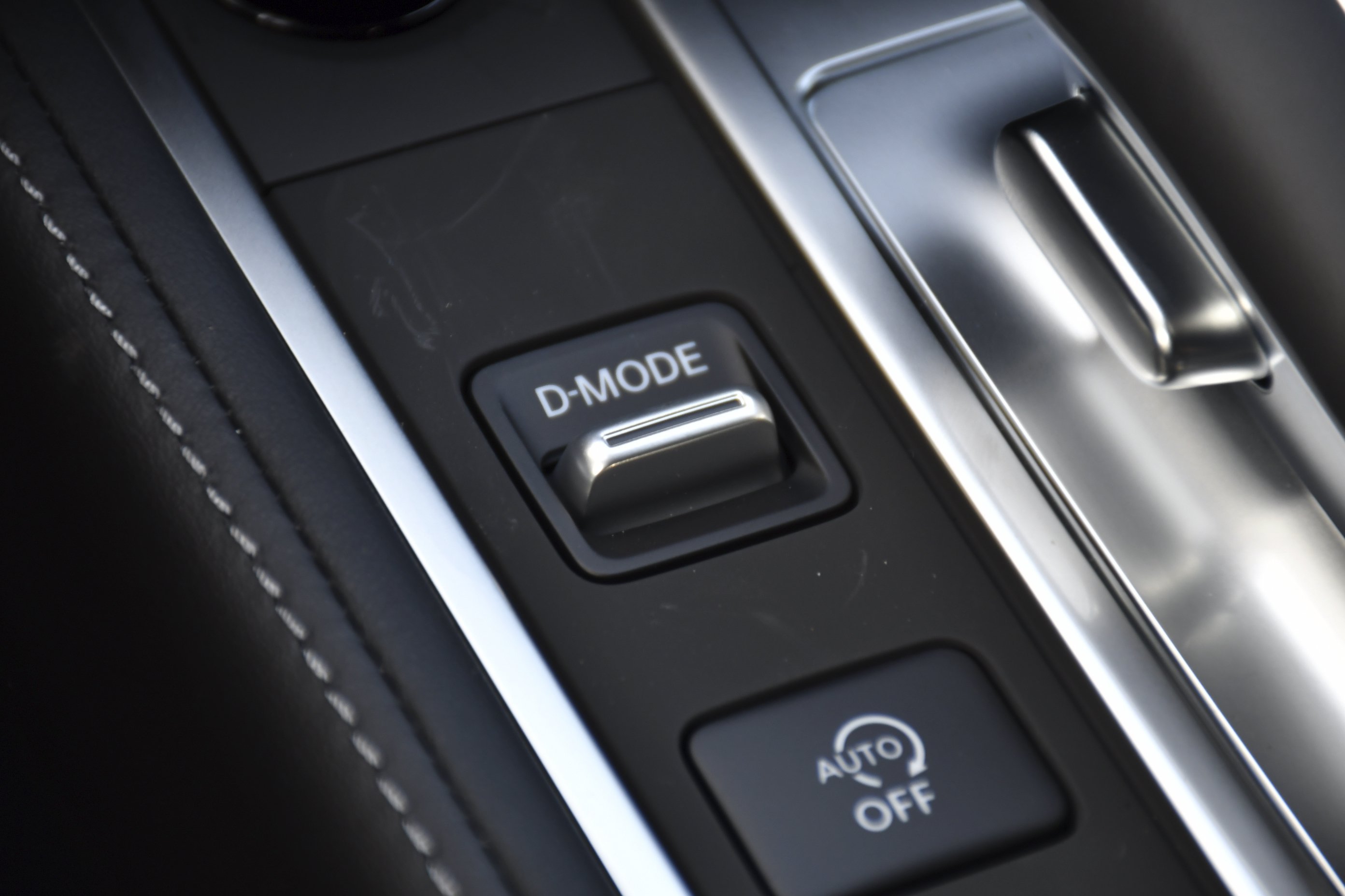 New 2027 GRAPHITE SHADOW INFINITI Luxe AWD image 15