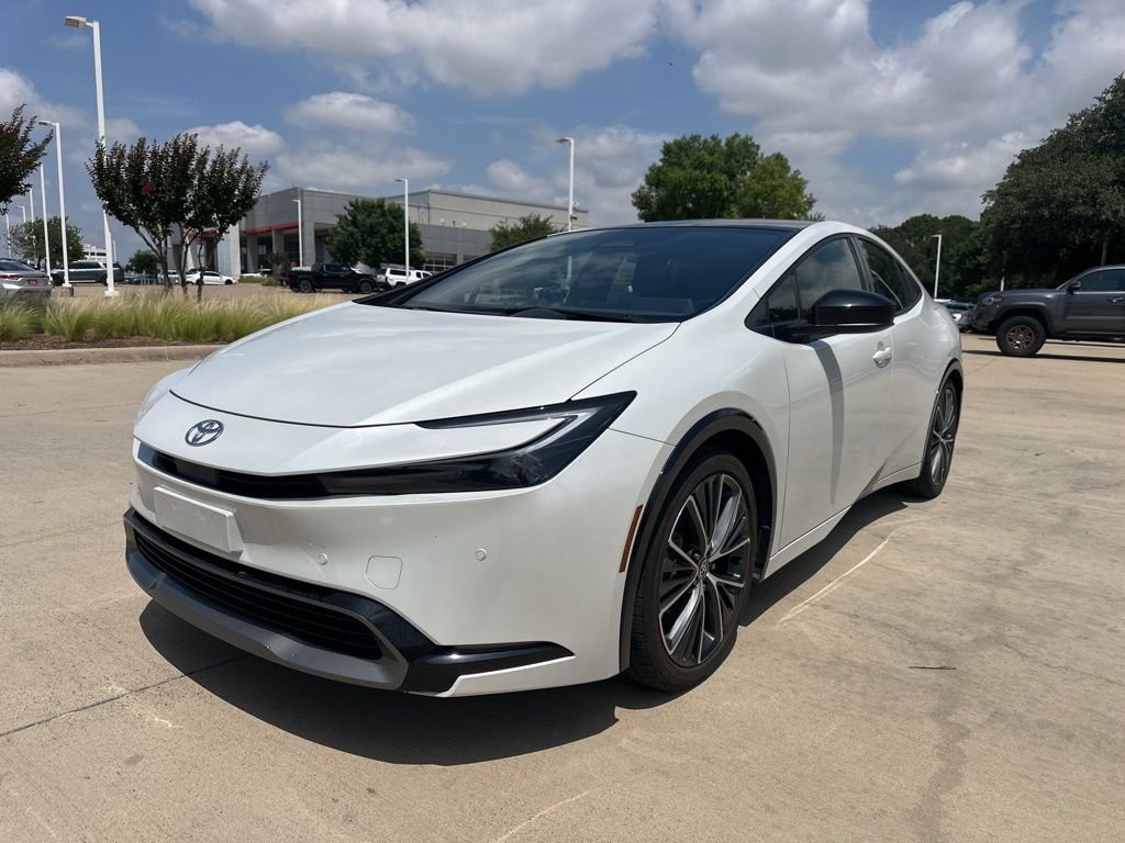 2024 Toyota Prius XLE FWD's photo