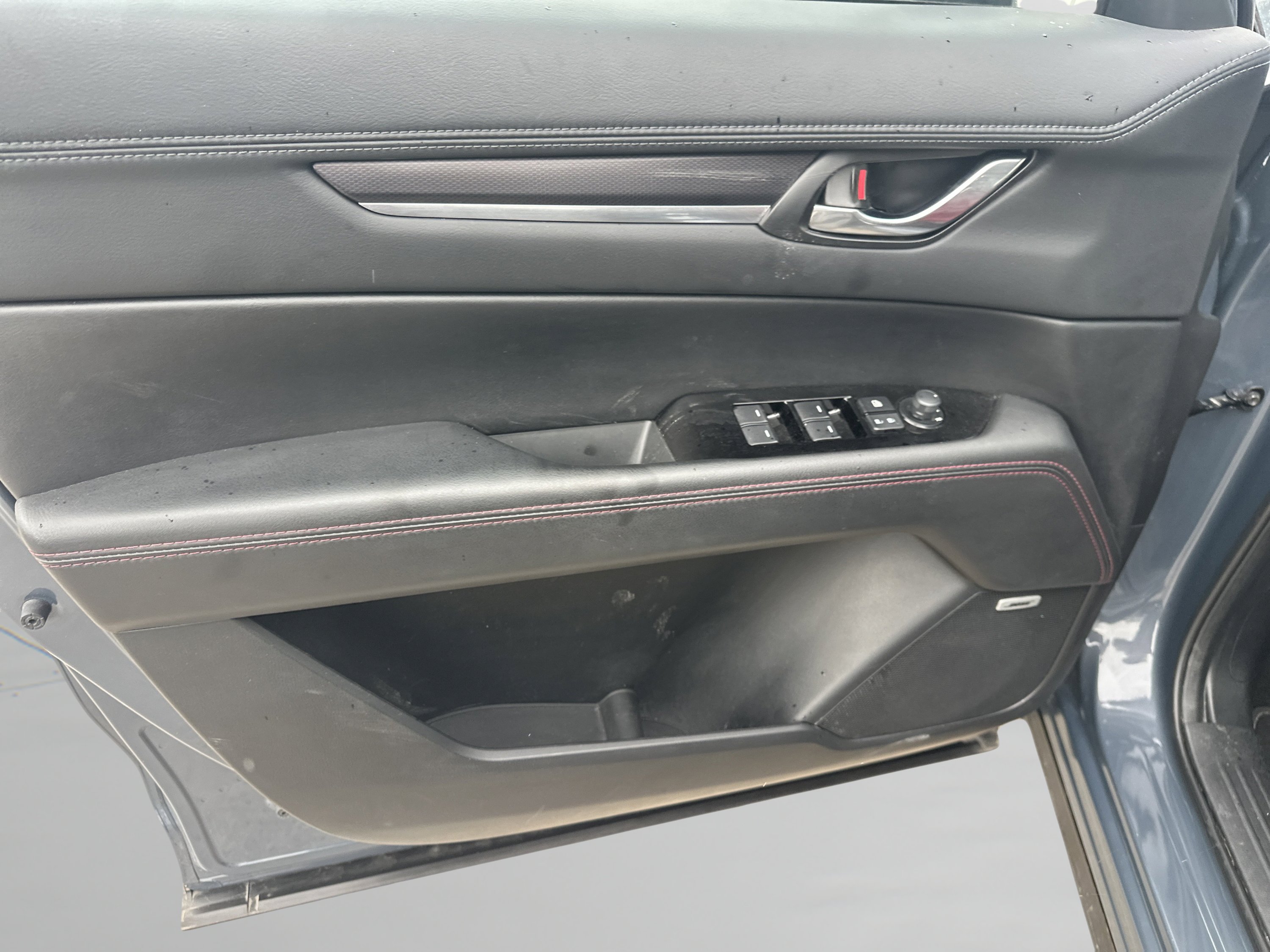 Certified Used 2025 Polymetal Gray Metallic Mazda 2.5 S Carbon Edition image 9