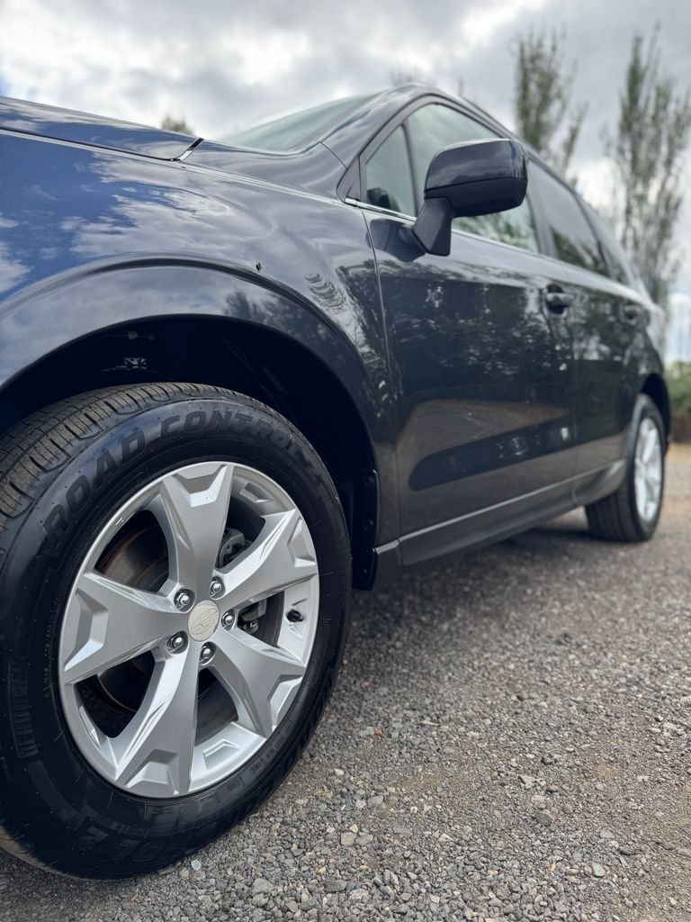 Used 2014 Dark Gray Metallic Subaru 2.5i Limited image 42
