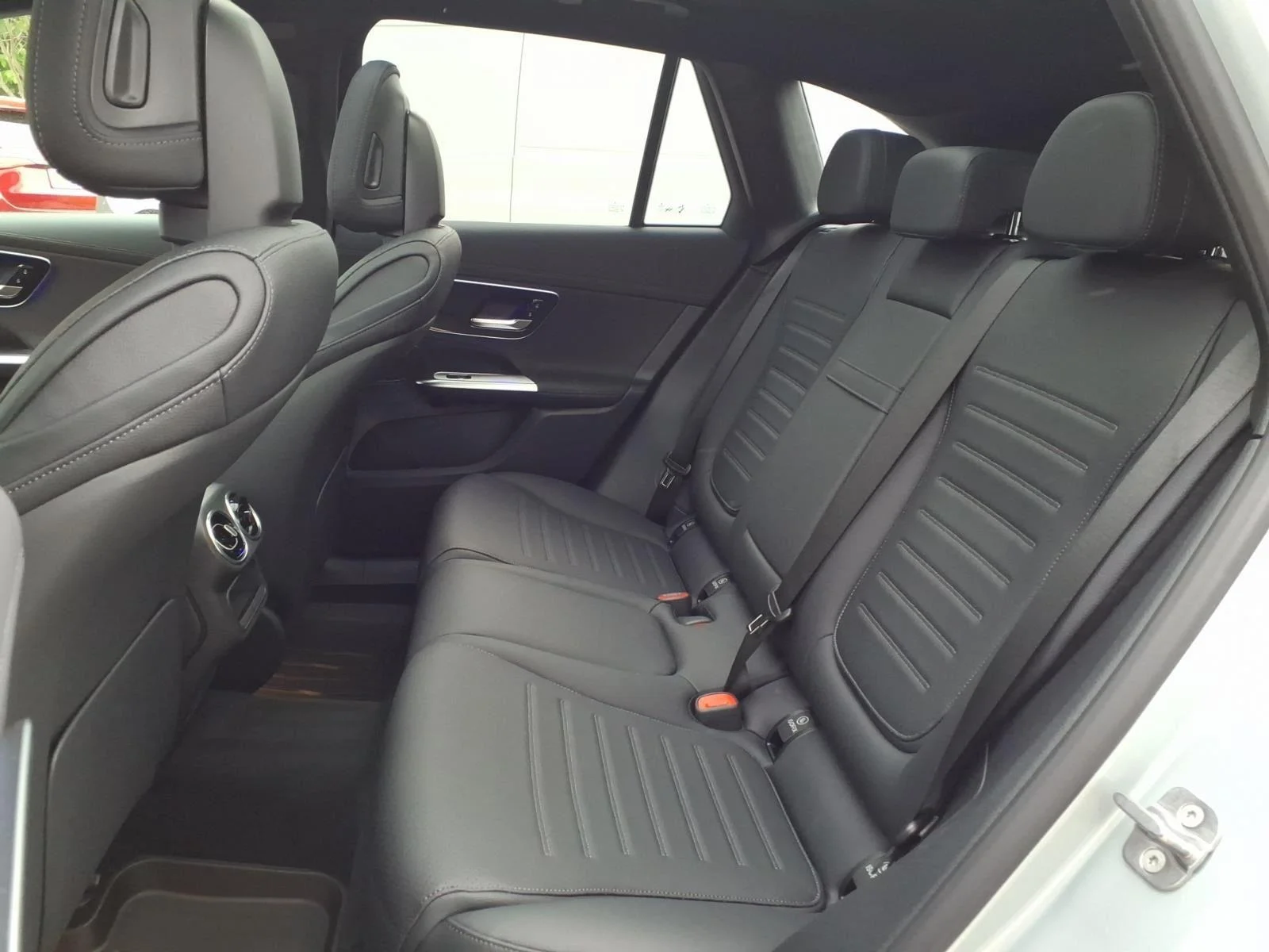 New 2026 SILVER Mercedes-Benz GLC 300 image 17