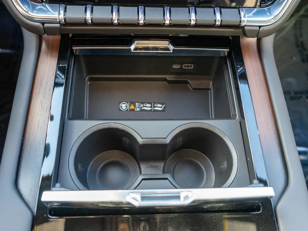 2026 GMC Yukon XL Denali - Photo 31